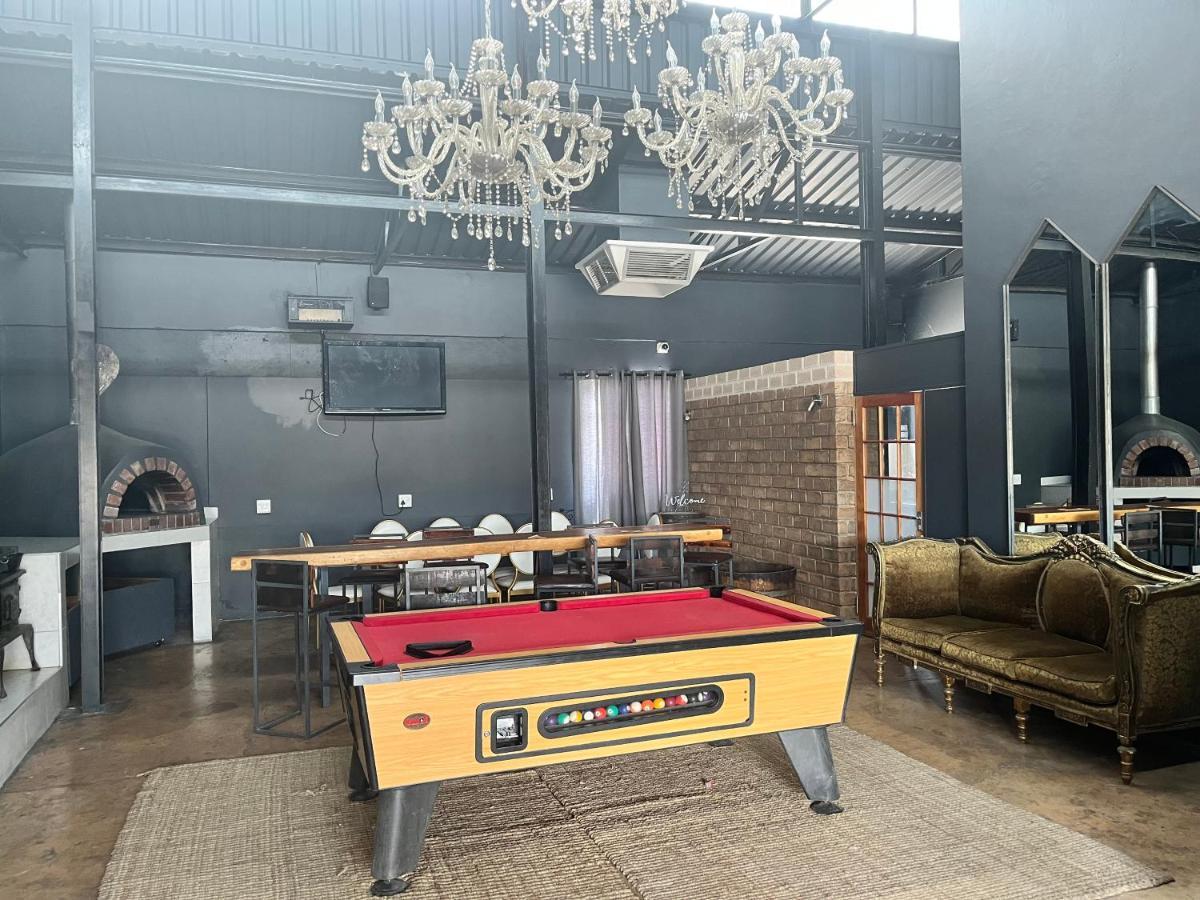 Conductor'S Inn Tsumeb Buitenkant foto