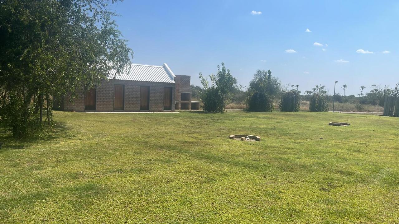 Conductor'S Inn Tsumeb Buitenkant foto