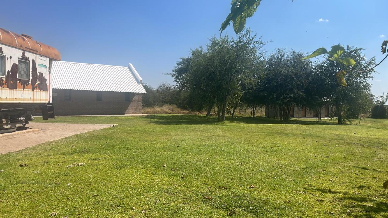 Conductor'S Inn Tsumeb Buitenkant foto