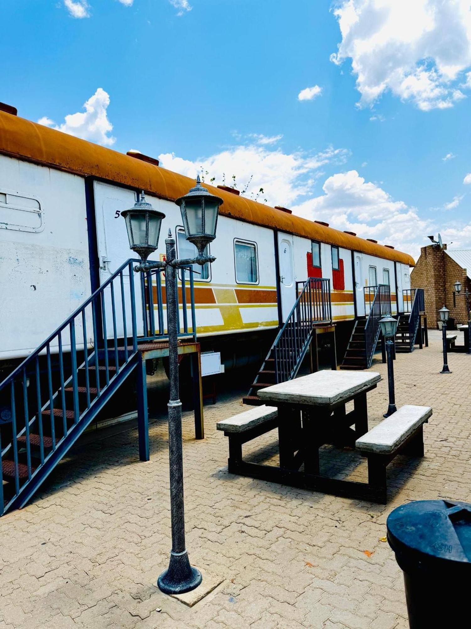 Conductor'S Inn Tsumeb Buitenkant foto